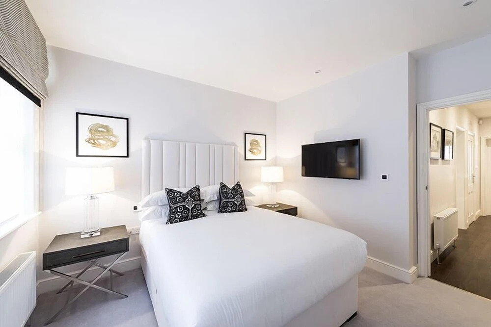 Luxury Three Bedroom - Flat 132 (Lower Ground Floor)