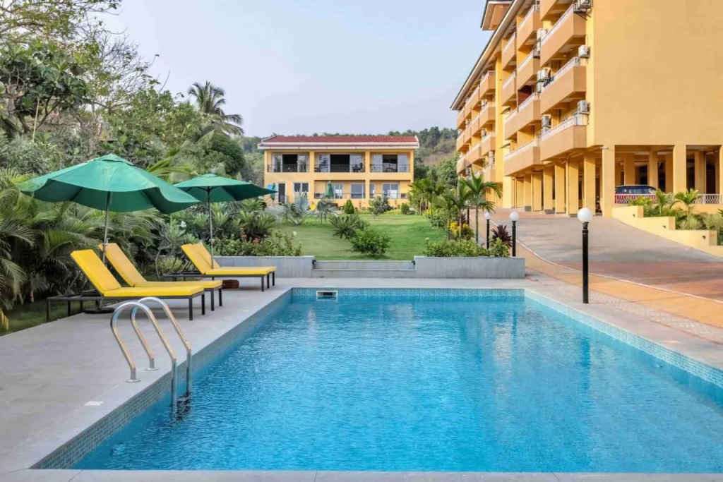 Pebble 1 BHK Apartment by tisyastays