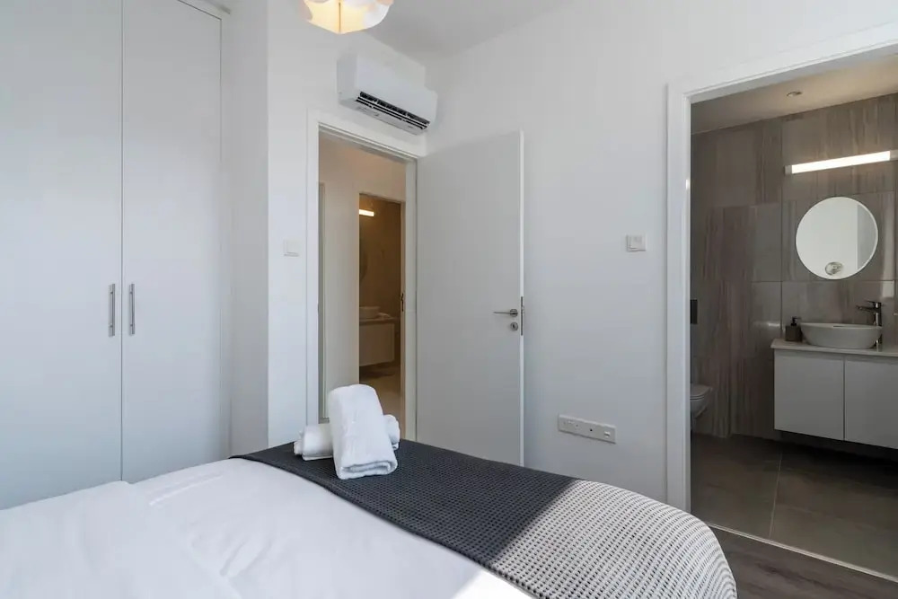 Taupe 2-BR Apt. & Balcony in Larnaca