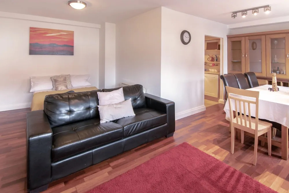 Cozy Modern Bedroom Apartments City L2