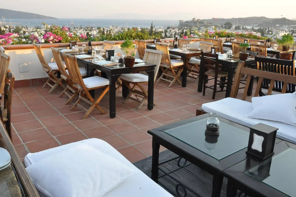 El Vino Hotel & Suites