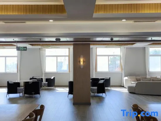 Yililan Hotel (Baiyangdian Never-Sleeping City Branch)
