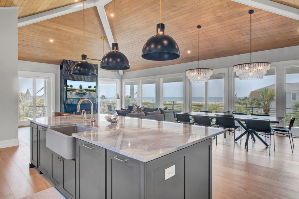 3 47th Avenue by Avantstay Oceanfront + Private Pool + View