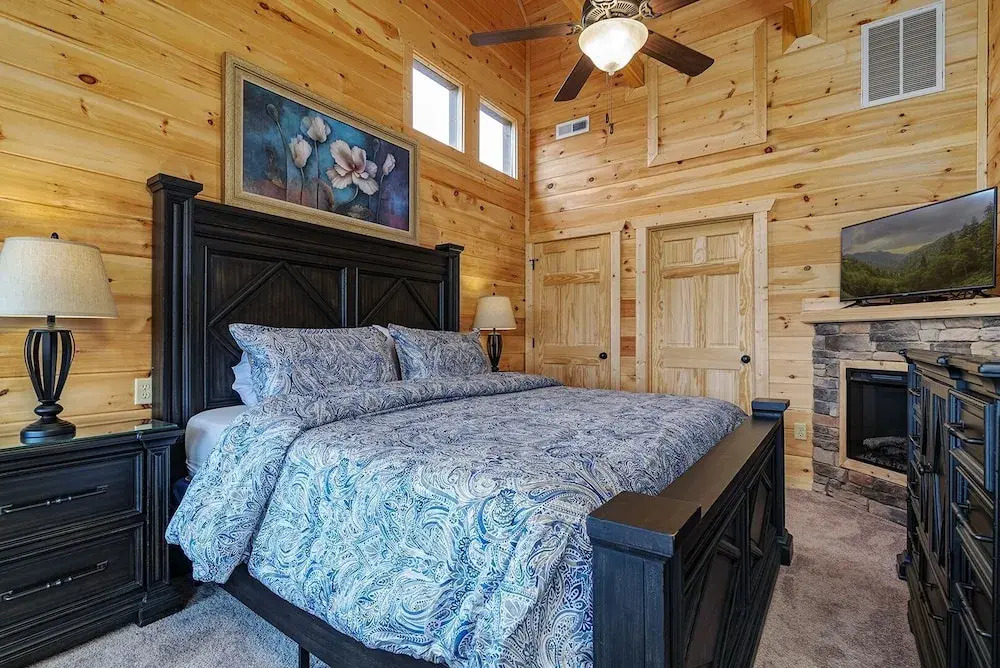 Panoramic Perfection - 5 Bedrooms, 5.5 Baths, Sleeps 14 5 Cabin by RedAwning