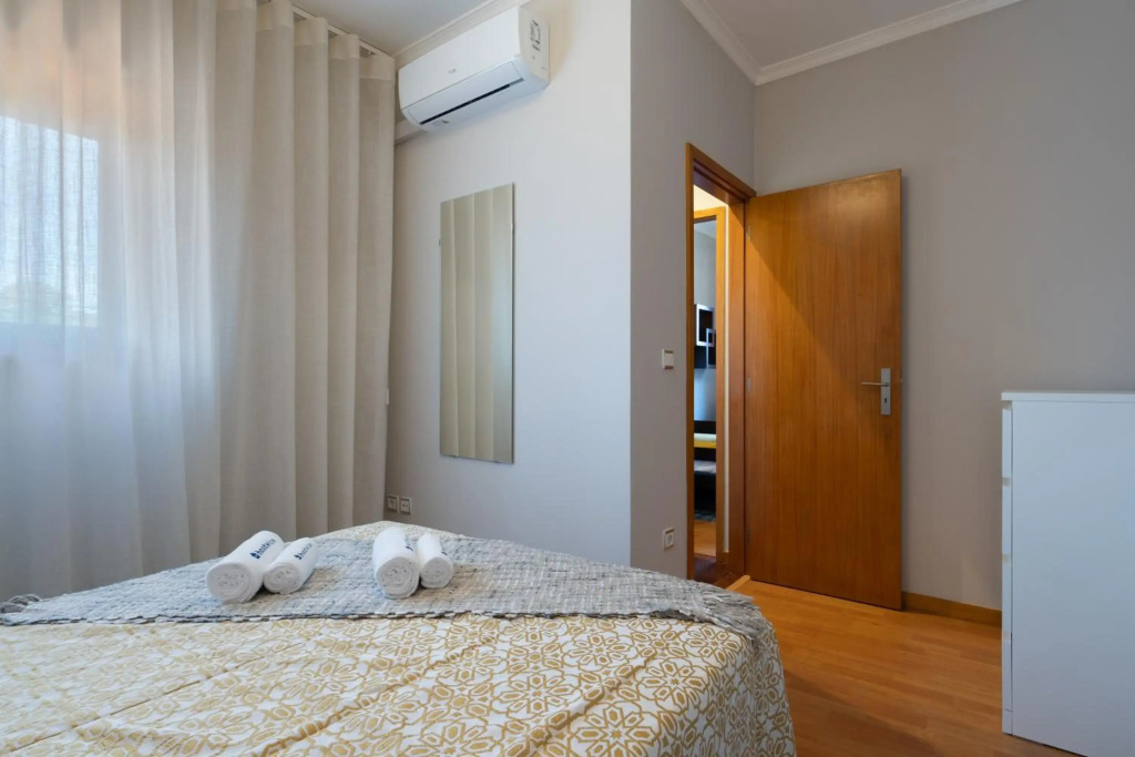 Host Wise - Lovely & Cozy House - Prime Location