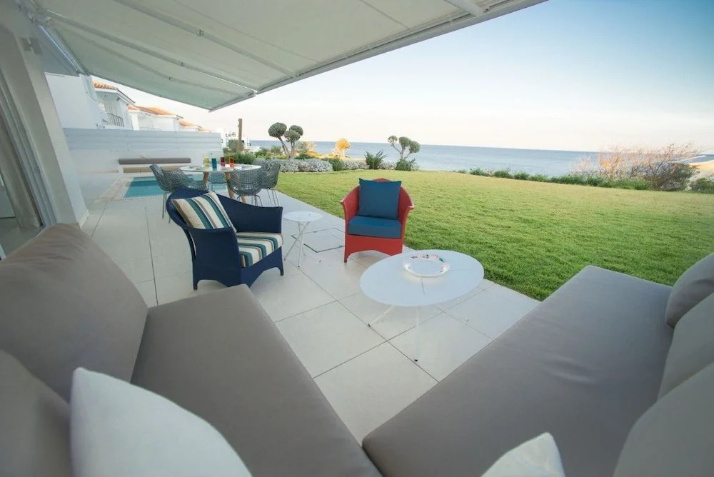 Villa Scarlet