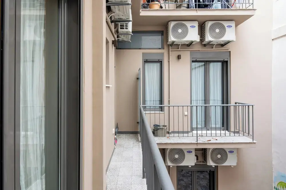 The Beatles 2-BR Apartment in Athens
