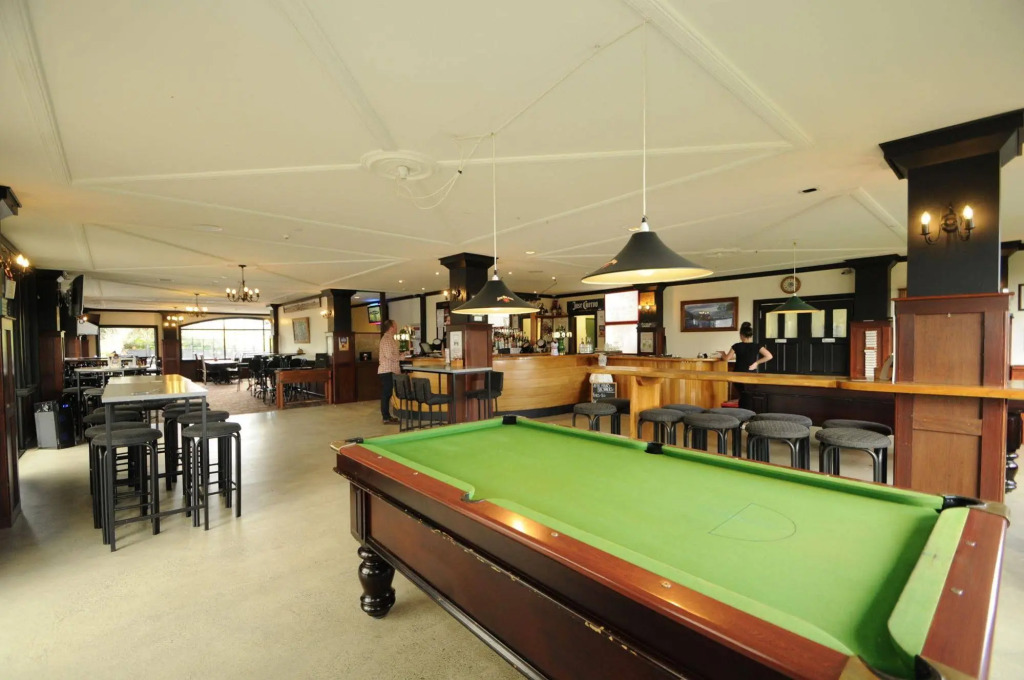 Salty Dog Inn