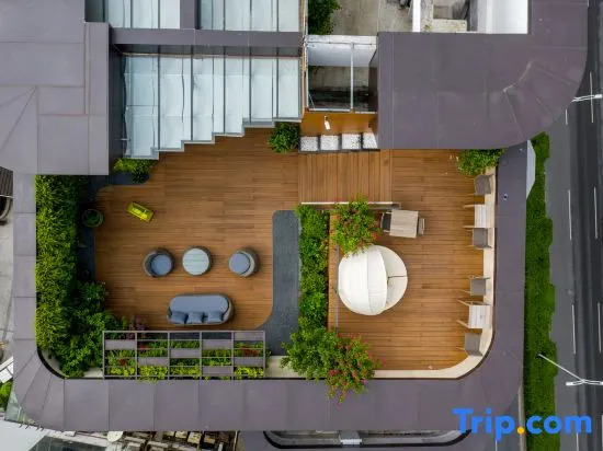 Yuetang Zhenxuan Service Apartment
