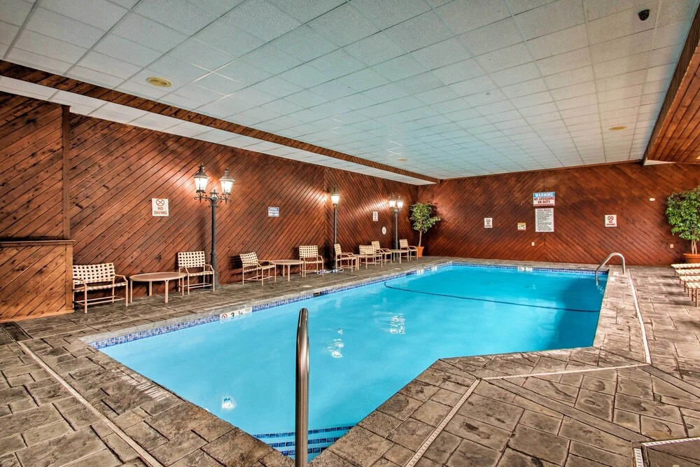 Hike, Ski, Explore: Lincoln Condo w/ Pool Access