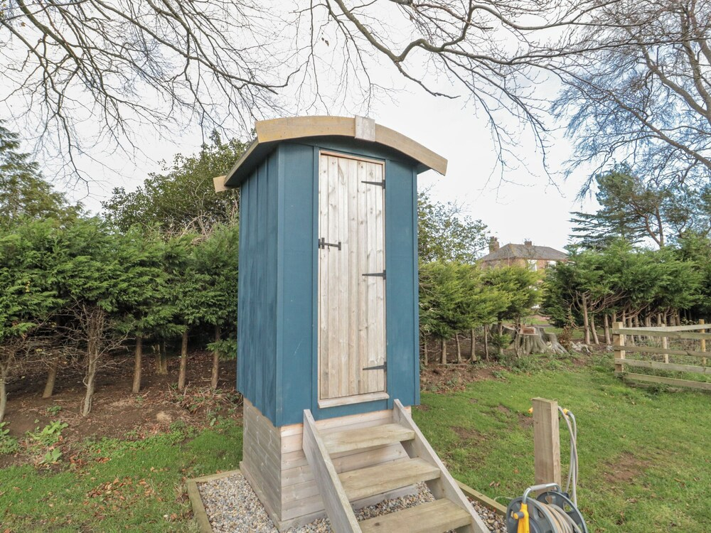 Honeysuckle Hut, Potto Grange Farm