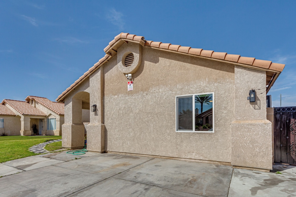 Near Coachella Music Festival: Cozy Indio Home!