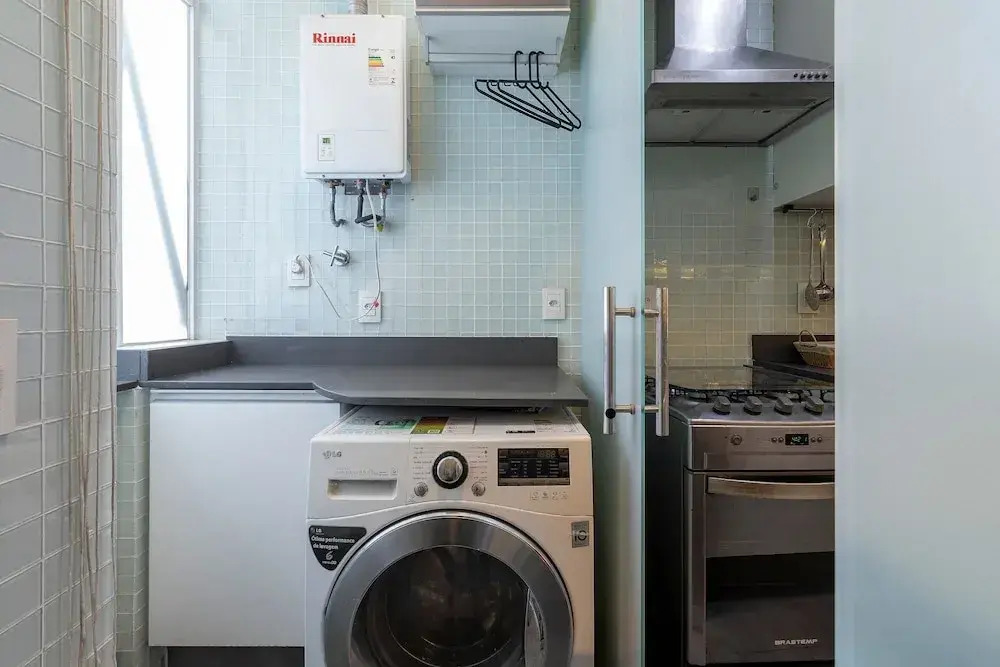 Leblon | 5 min da Praia, com workspace e perto do comércio do bairro - por Casapē Rio