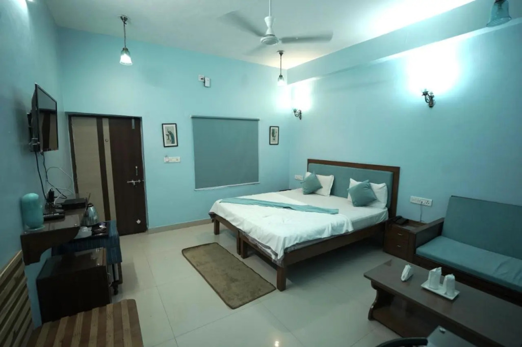 Devendragarh - A Boutique Lake Facing Guest House On Lake Fateh Sagar