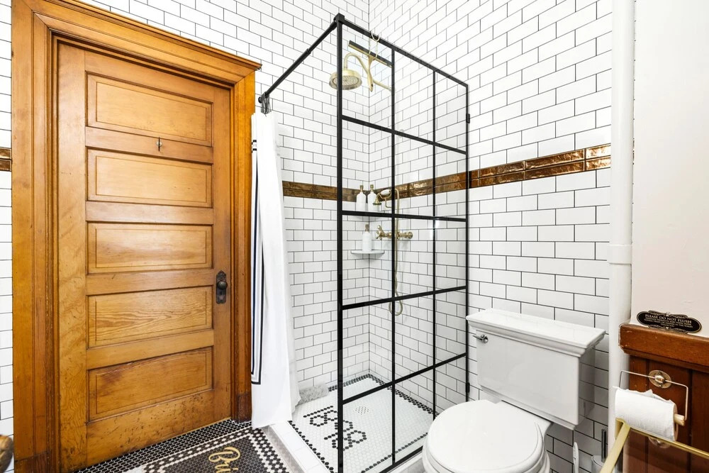 Historic Brinkmeyer Manor-steps to Downtown Charm