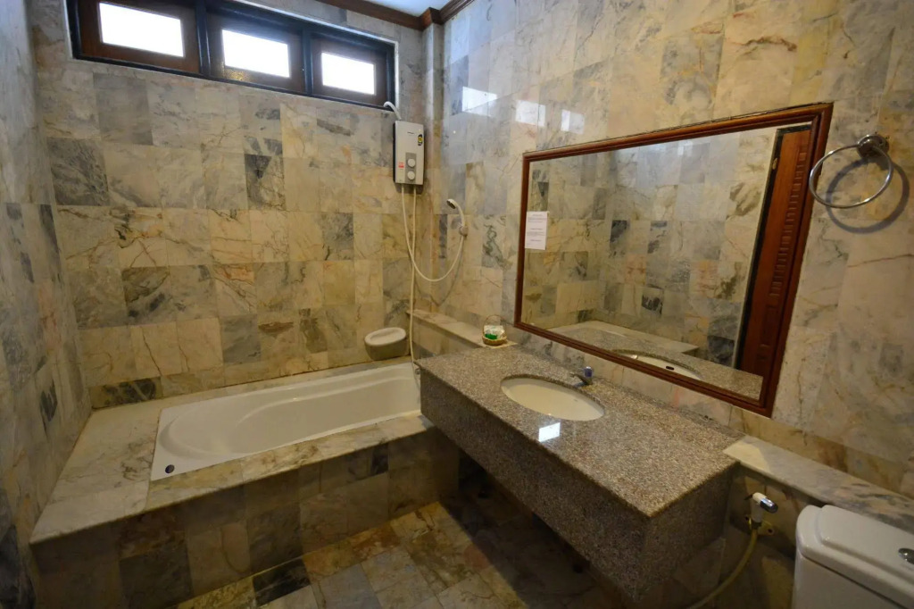 Diamond Cave Resort
