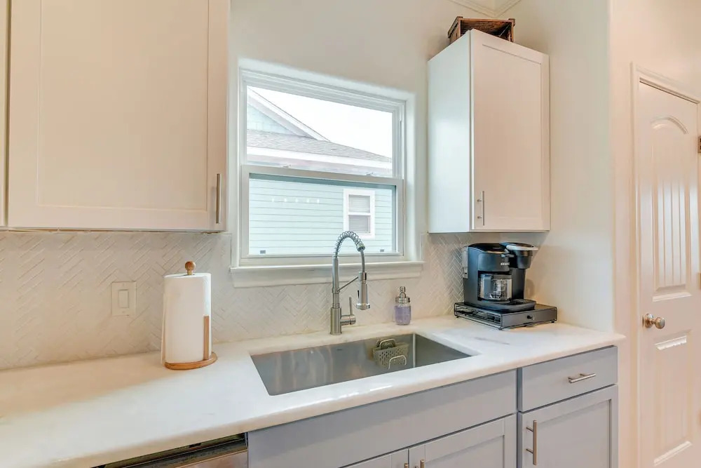 Steps to Beach: Pet-friendly Crystal Beach Home