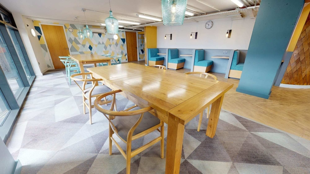 For Students Only - iQ Bristol by Bus Station and 15 Min to Uni