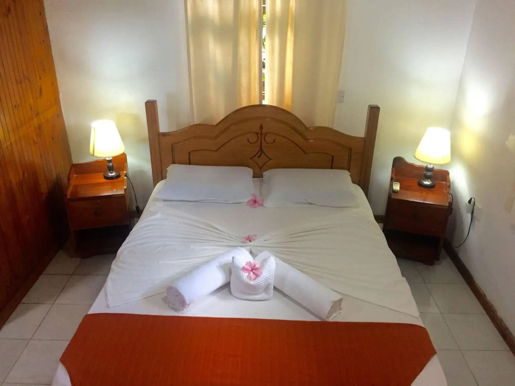 Amitie Chalets Praslin