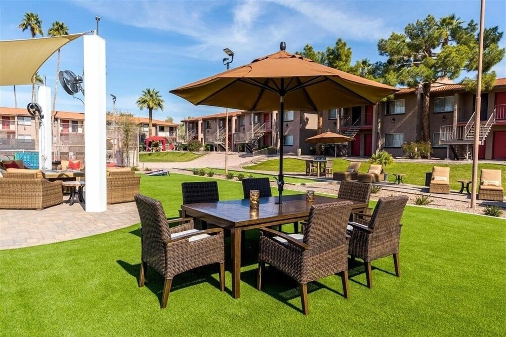 225 Fully Furnished with WiFi by RedAwning