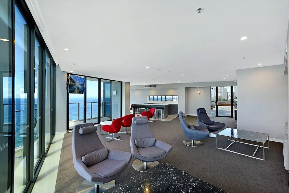 Private 2 Bedroom Ocean View Apartment in Rhapsody