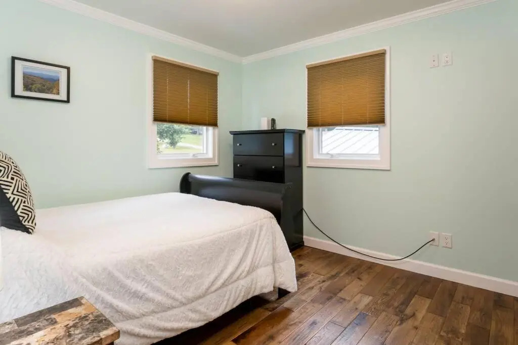 Luxury Cottage just 5 miles to downtown Asheville