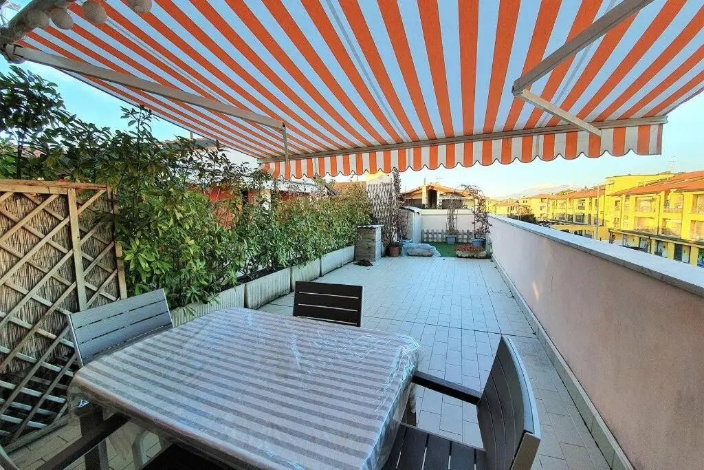 IL TORCHIO rooftop apartment with wide terrace