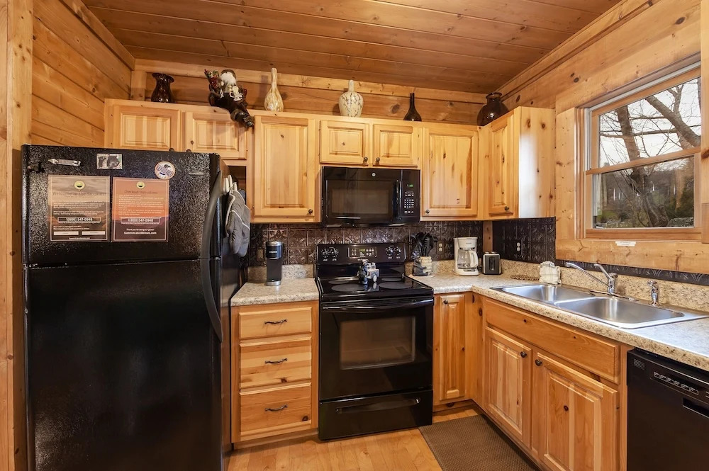Something Extra 2 Bedroom Cabin by RedAwning