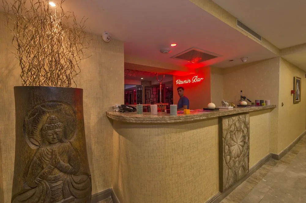 Grand Tahir Restaurant