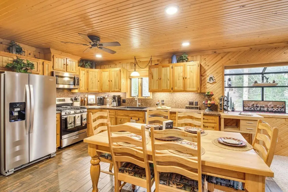 2 Mi to Rocky Mountain Nat'l Park: Cabin w/ Views