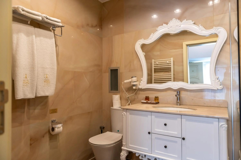 ATLAS HOUSE Luxury Suites