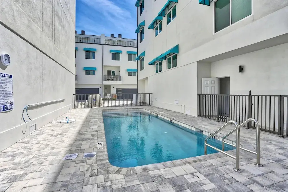 Azul Townhomes C1 - Sol Retreat