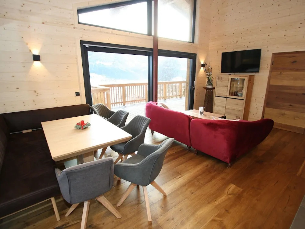 Gorgeous Chalet in Niedernsill with Garden