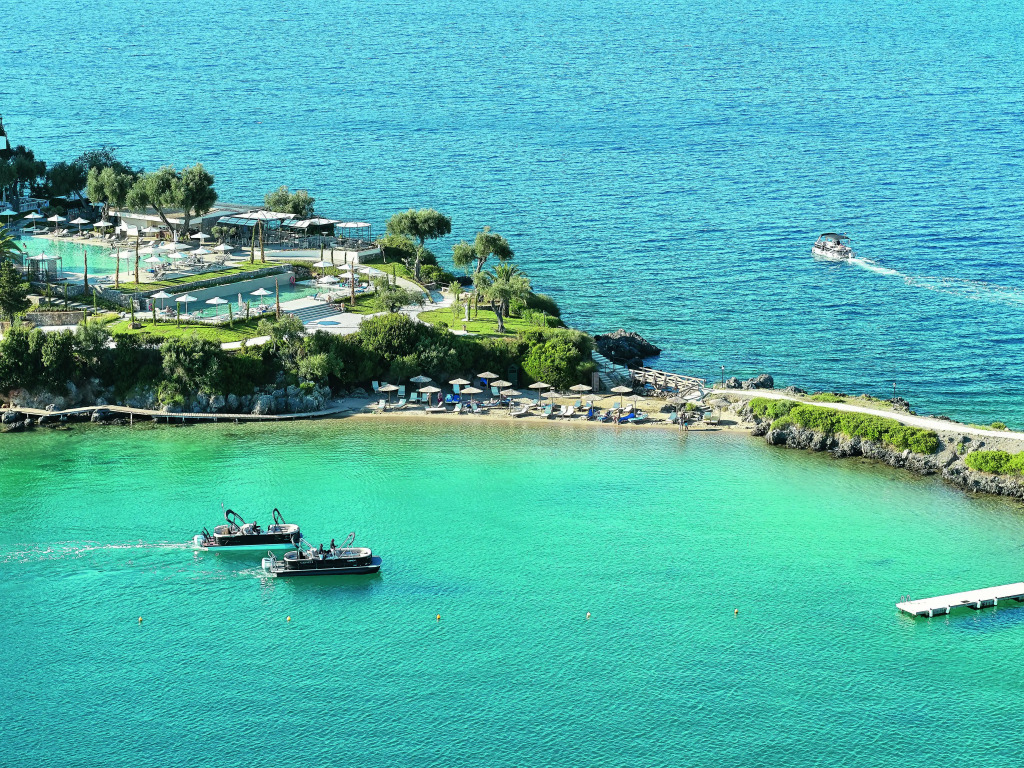 Corfu Imperial, A Resort to Live