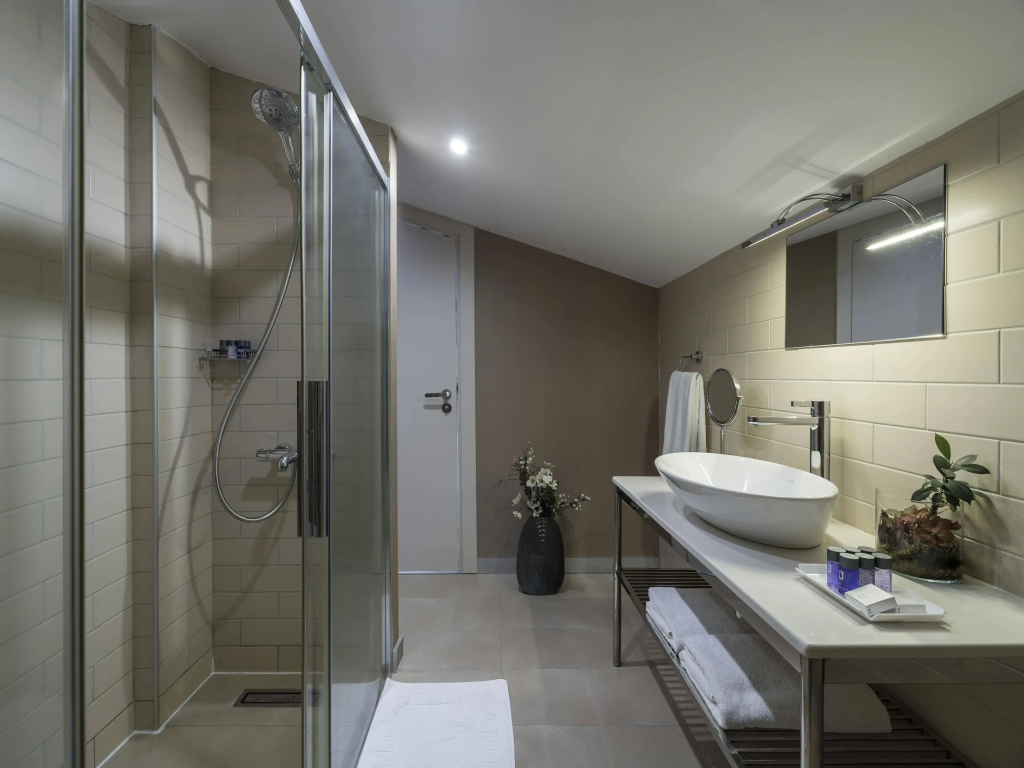 Upsuites Hotel