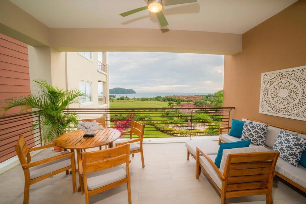 Miramar 4D - 3 bdr 3 Bath Ocean View