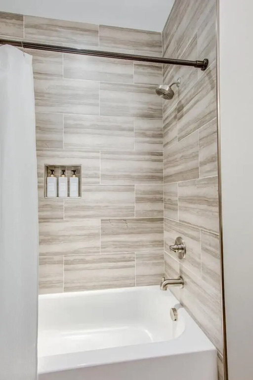 Visually Stunning 2BR 1.5BA Near Downtown ~ Balcony w/ City View