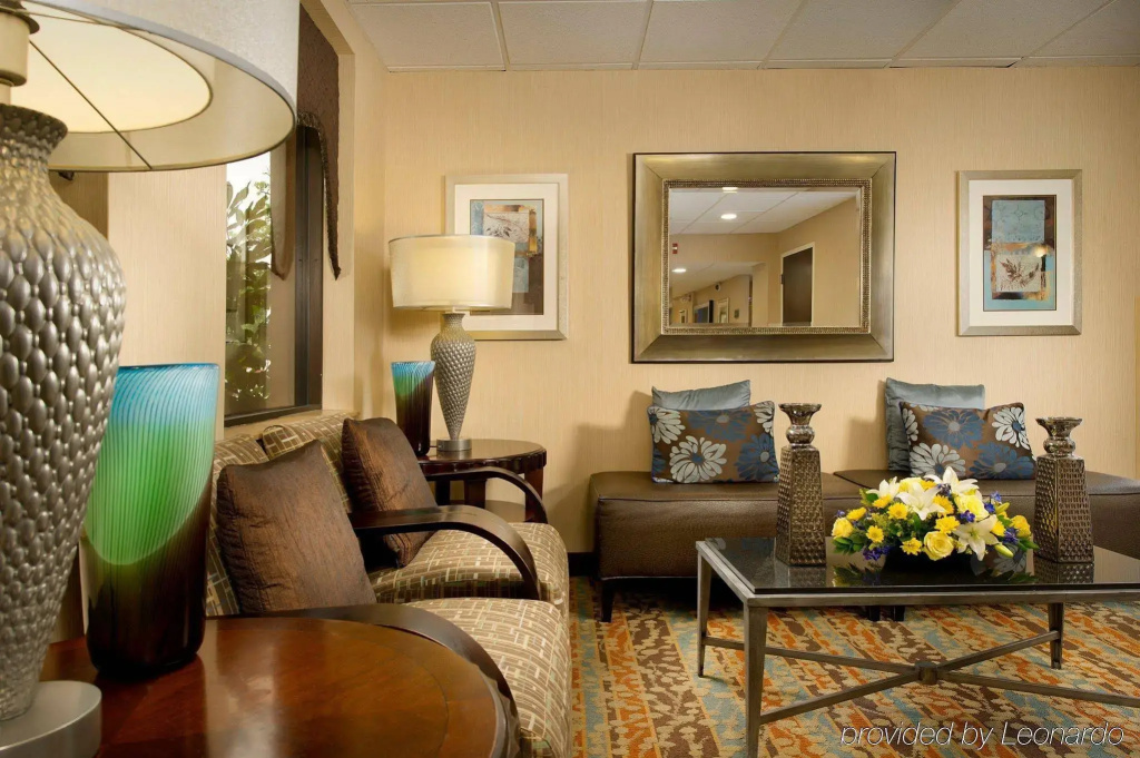 Holiday Inn Express Fairfax-Arlington Boulevard by IHG