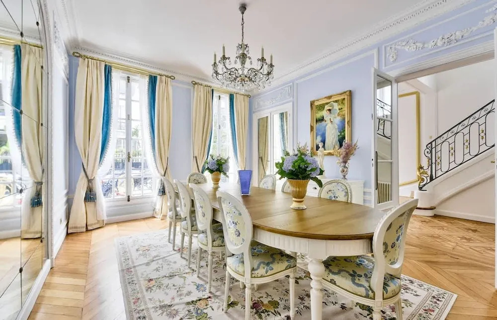 Noble Luxury Residence in the Heart of Paris