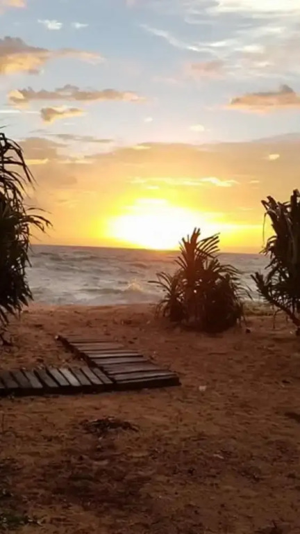White Sand Villa - Beach front
