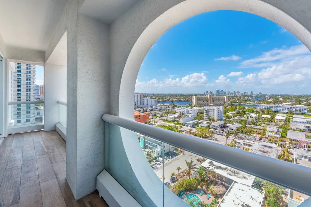 Private Residences at Conrad by Lrmb