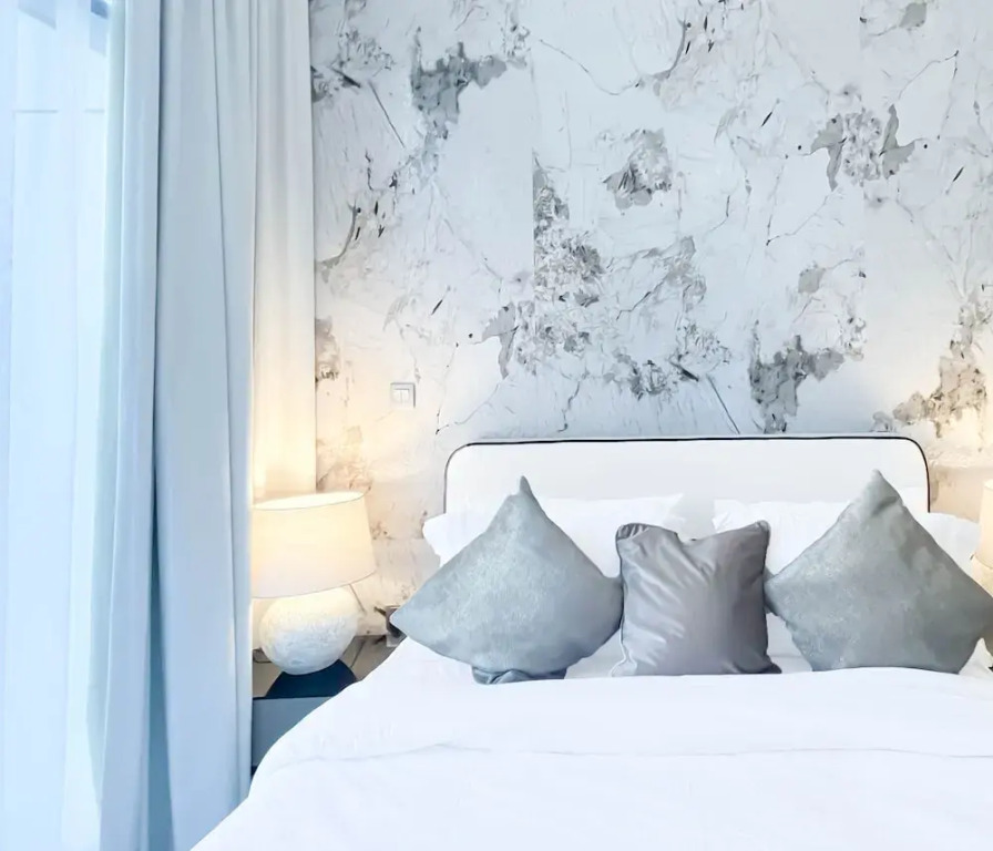Luxury 2BR in Merano Tower Stunning City Views