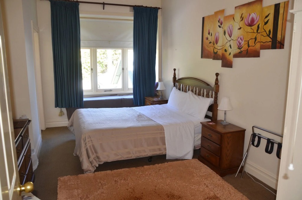 Leura House