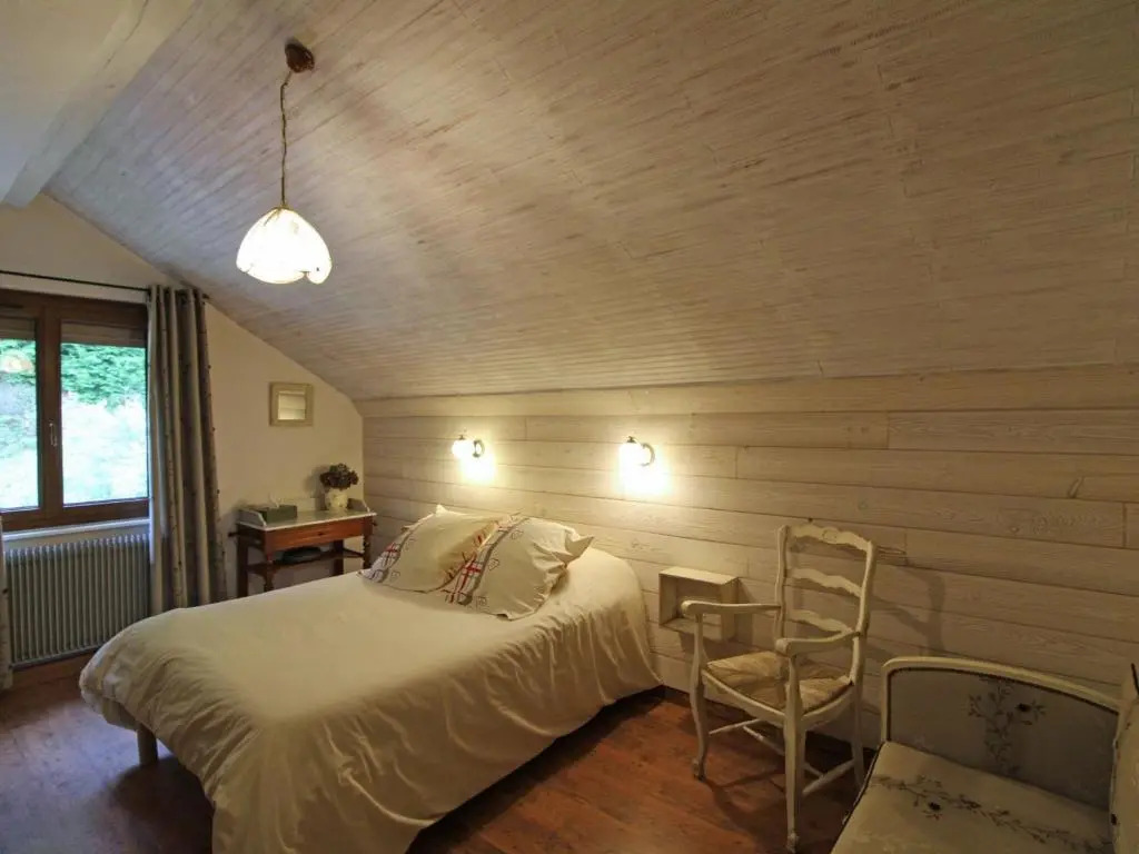 Gîte rénové avec randonnées et ski à proximité, à 6 km de Remiremont - FR-1-589-151