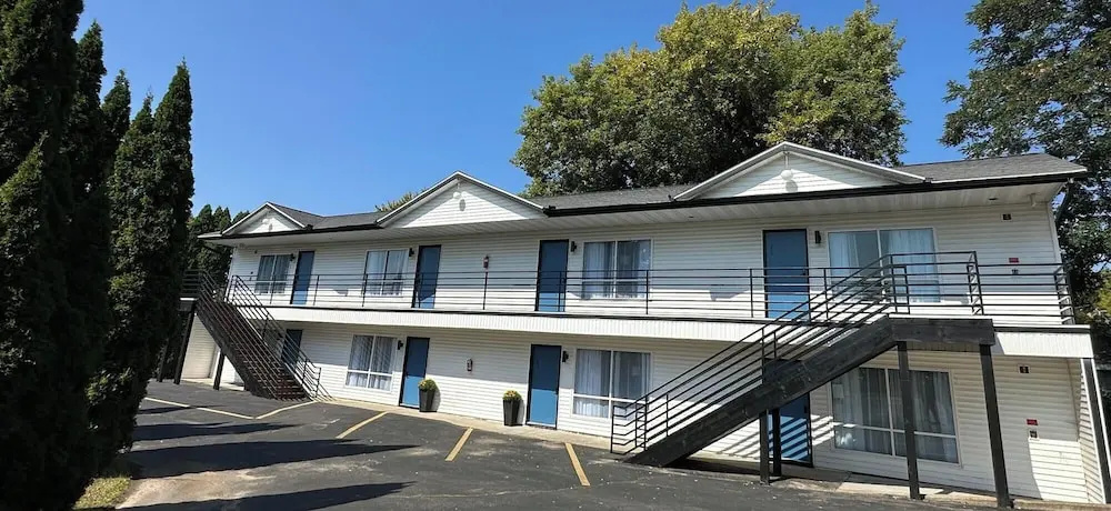 The Juniper Motel & Resort