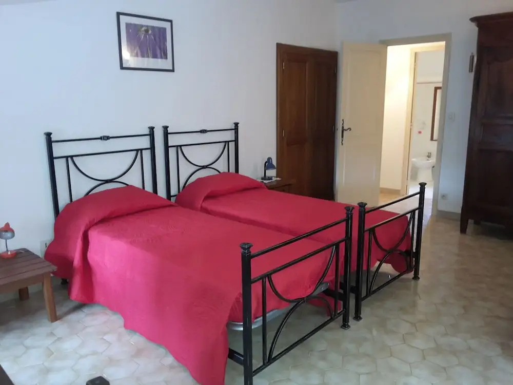 Snug Farmhouse in Provence-alpes-riviera With Swimming Pool