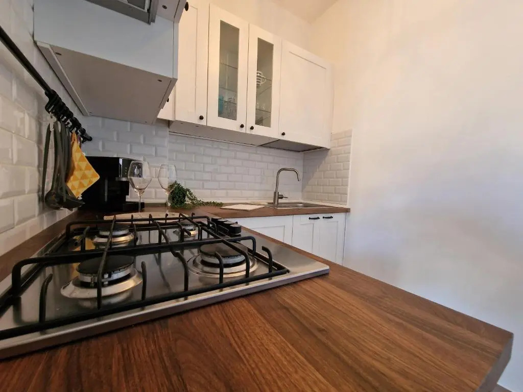 650 metri dal Mare - WiFi - Terrazzo - Piscina - A/C