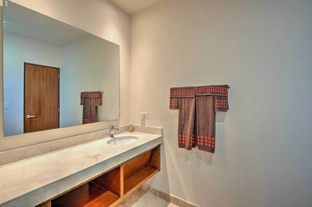 Resort-style Condo 3 Miles to Historic Tulum Ruins