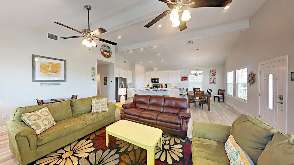 660 Sandpiper Cir Home - 3 Br home by RedAwning