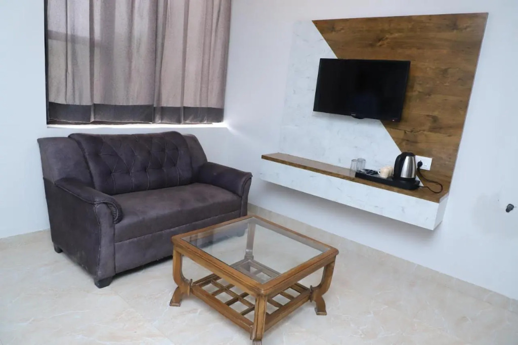Ivory Hotel